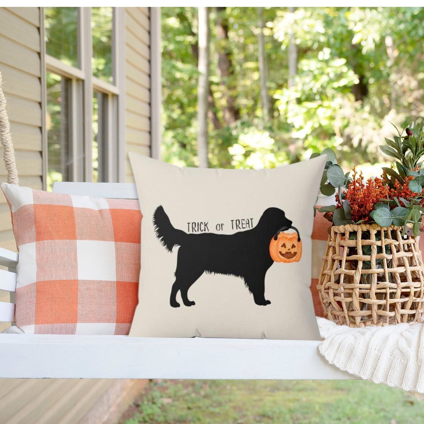 Golden Retriever Halloween Pillow - Retriever Mom Gift, Dog Halloween Decor, Fall Golden Retriever Pillow, Golden Dog Gift