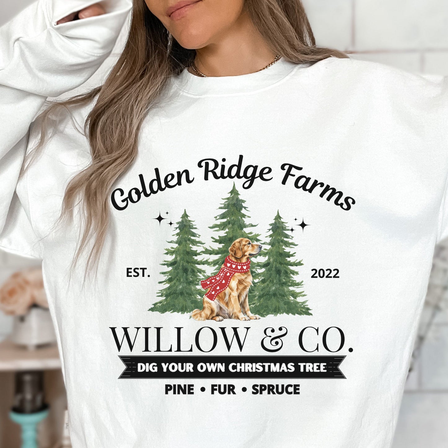 Personalized Golden Retriever Christmas Sweatshirt - Golden Retriever Dog Mom Gift Shirt, Custom Golden Lover Unisex Sweatshirt